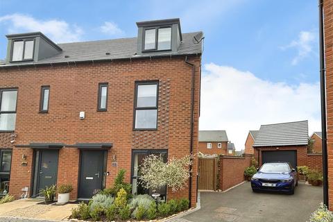 4 bedroom semi-detached house for sale