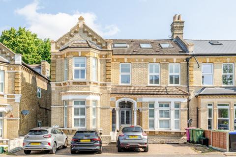 Manor Road, Beckenham, London, BR3 2 bed flat for sale