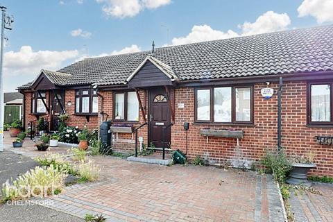St Michaels Close, Chelmsford 2 bed terraced bungalow for sale