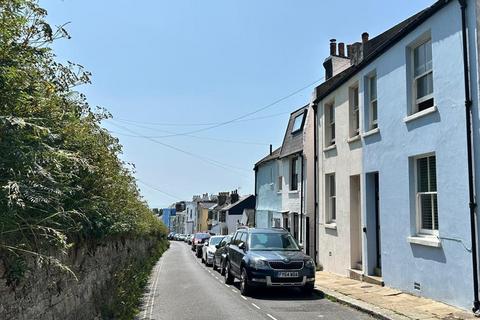 Tackleway, East Sussex TN34 2 bed terraced house for sale