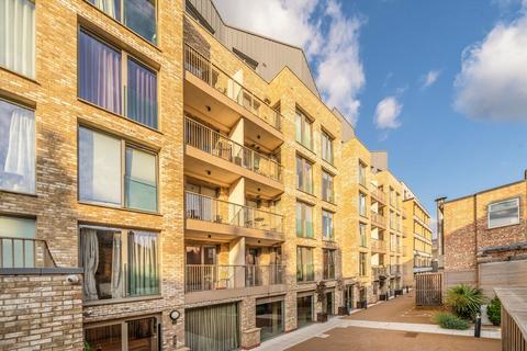Espalier Gardens, London NW6 3 bed flat for sale
