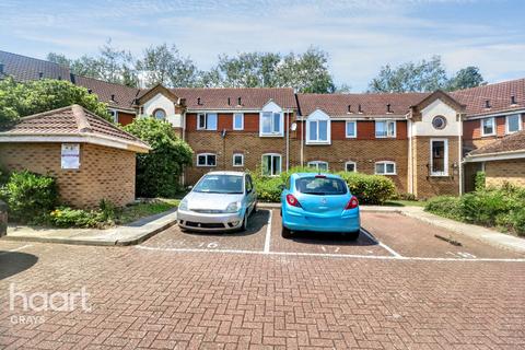 Caravel Close, Grays 2 bed flat for sale