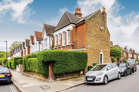 Sternhold Avenue, London SW2 2 bed flat for sale
