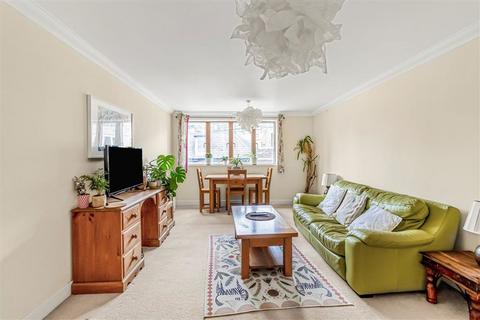 Folgate Street, London E1 2 bed flat for sale