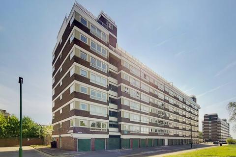 North Road, Islington, London, N7 3 bed flat for sale