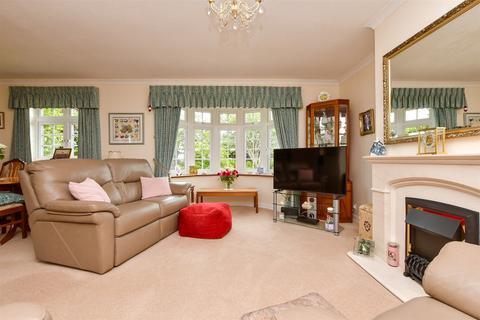 Foads Hill, Ramsgate CT12 2 bed detached bungalow for sale