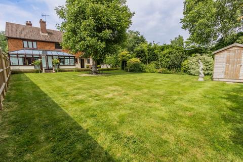 A Stunning Detached Family Home in... 4 bed detached house for sale