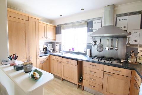 Linton Glade, Croydon CR0 2 bed maisonette for sale