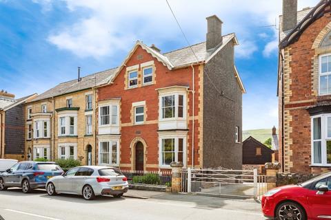 East Street, Rhayader LD6 6 bed end of terrace house for sale
