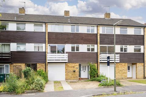 4 bedroom end of terrace house for sale