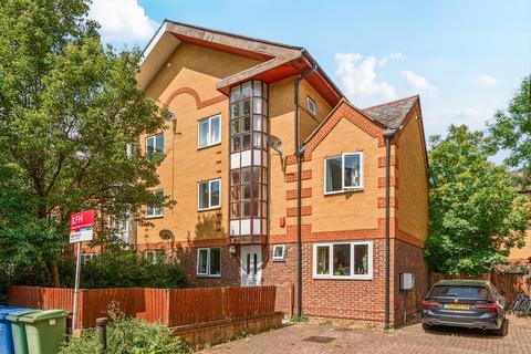 Hardy Close, London, SE16 5 bed house for sale