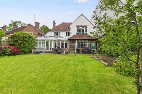 Wheatsheaf Close, Surrey GU21 4 bed detached house for sale