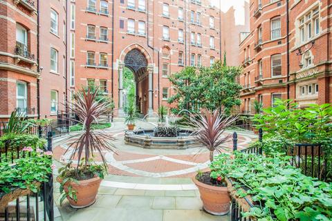London SW1H 3 bed apartment for sale