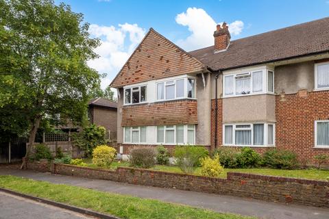 Stanley Court, Carshalton SM5 2 bed maisonette for sale