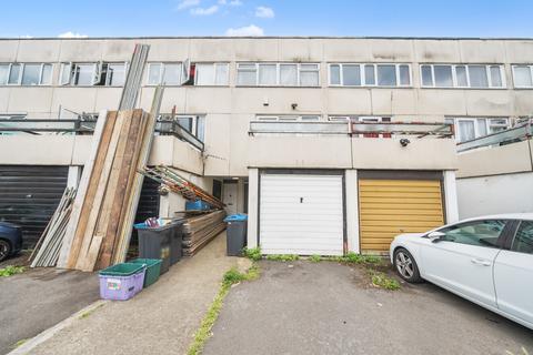 Belgrave Walk, Mitcham CR4 3 bed terraced house for sale