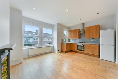 Oxford Avenue, London SW20 2 bed apartment for sale