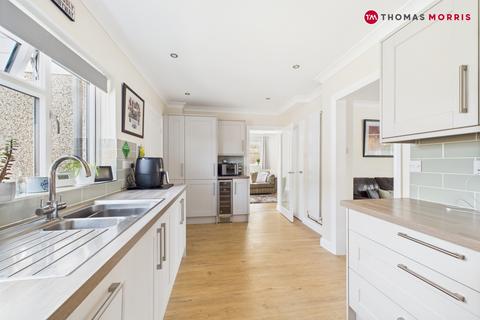 Warboys Road, Huntingdon PE28 4 bed semi