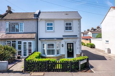 Whitehill Road, Gravesend, Kent, DA12 3 bed semi