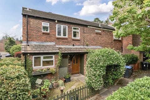 Langmans Way, Woking GU21 3 bed end of terrace house for sale
