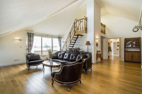 Homer Drive, London E14 3 bed flat for sale