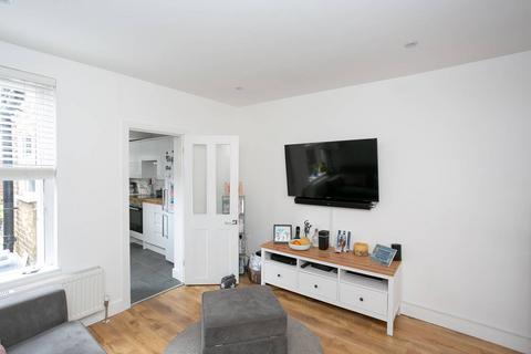 Neal Street, Watford, WD18 2 bed terraced house for sale