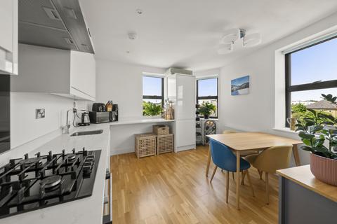 Broadway, West Ealing, W13 1 bed apartment for sale