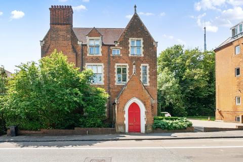 Crystal Palace Park Road, London, SE26 4 bed flat for sale