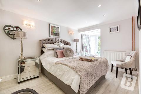 Broomfields, Basildon, Essex, SS13 4 bed bungalow for sale