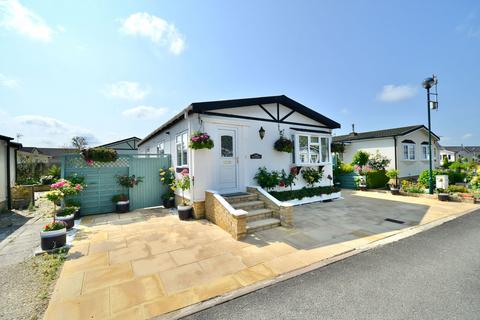 Riverside, Broadway Park, WR12 7GB 2 bed detached bungalow for sale