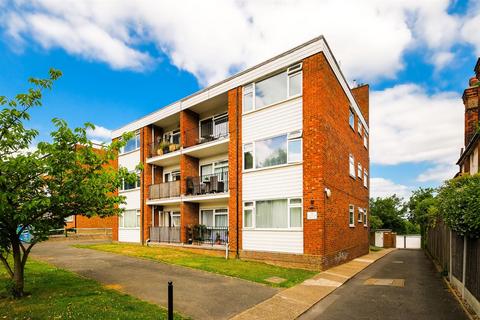 Castle Avenue, Highams Park 2 bed apartment for sale