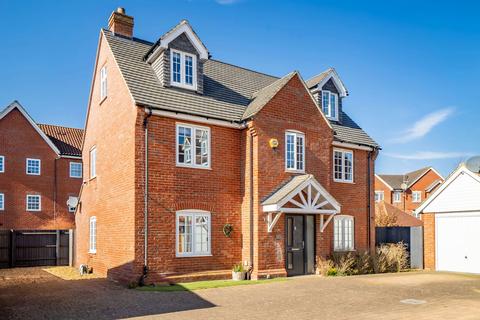 Woodpecker Gardens, Wixams 5 bed detached house for sale