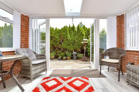 Princes Gardens, Margate CT9 3 bed detached bungalow for sale