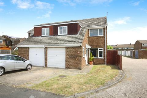 Stratford Way, Reading RG31 3 bed semi
