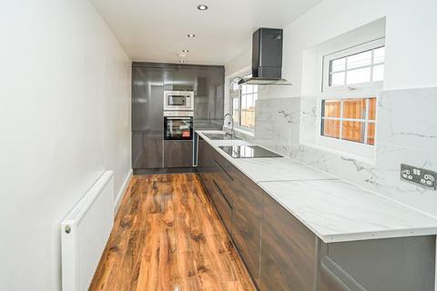 Heath Road, Leighton Buzzard 2 bed end of terrace house for sale