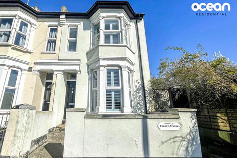Forest Avenue, Southend