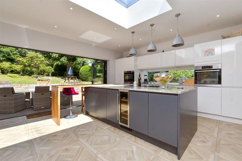Grovelands Road, Purley CR8 4 bed detached house
