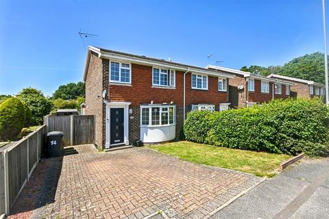 Thackeray Close, Eastbourne 3 bed semi