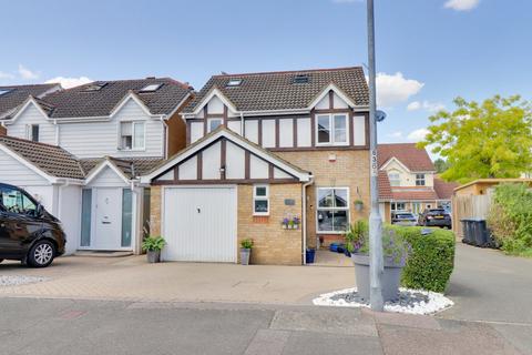 Challinor, Harlow, CM17 4 bed detached house for sale