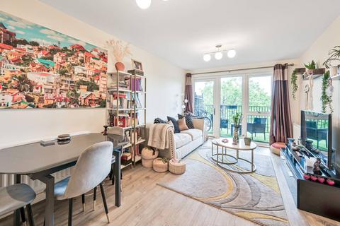 Omnibus House, Cricklewood, LONDON, NW2 2 bed flat for sale