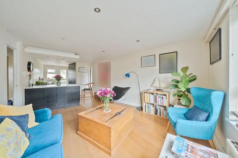 Dunton Road, London, SE1 3 bed maisonette for sale