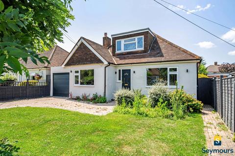 Christmas Pie Avenue, Guildford GU3 3 bed detached house for sale