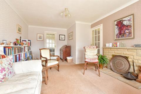 Winchat Close, Newport PO30 3 bed detached bungalow for sale