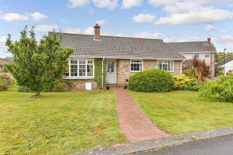Winchat Close, Newport PO30 3 bed detached bungalow for sale