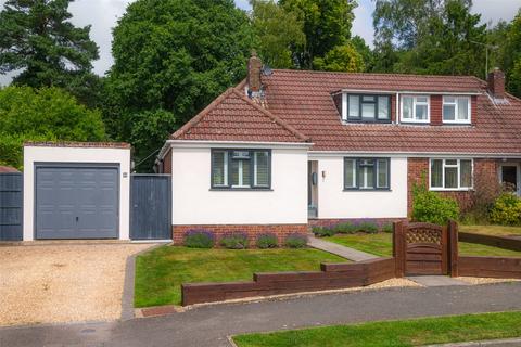 St. Michaels Road, Berkshire GU47 3 bed semi