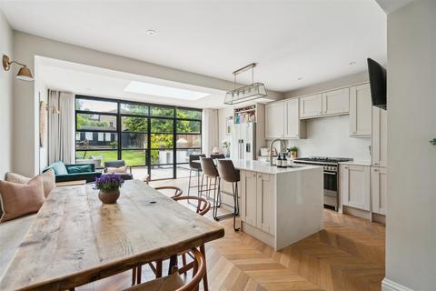 Cedar Road, Watford 4 bed detached house for sale