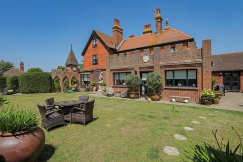 Wilkie Road, Birchington, Kent, CT7 6 bed detached house for sale