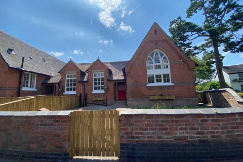Main Road, Shavington, Crewe 3 bed cottage for sale