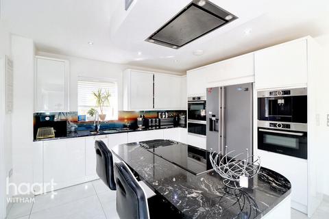 Owers Road, Witham 5 bed detached house for sale