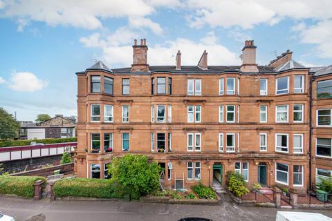 Queens Park Avenue, Queens Park, Glasgow 4 bed apartment for sale