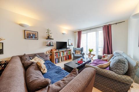 Lurline Gardens, Battersea, London, SW11 1 bed flat for sale